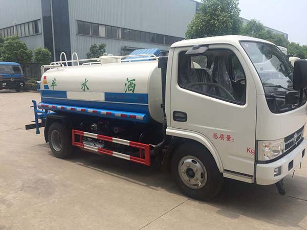 陜西灑水車東風多利卡